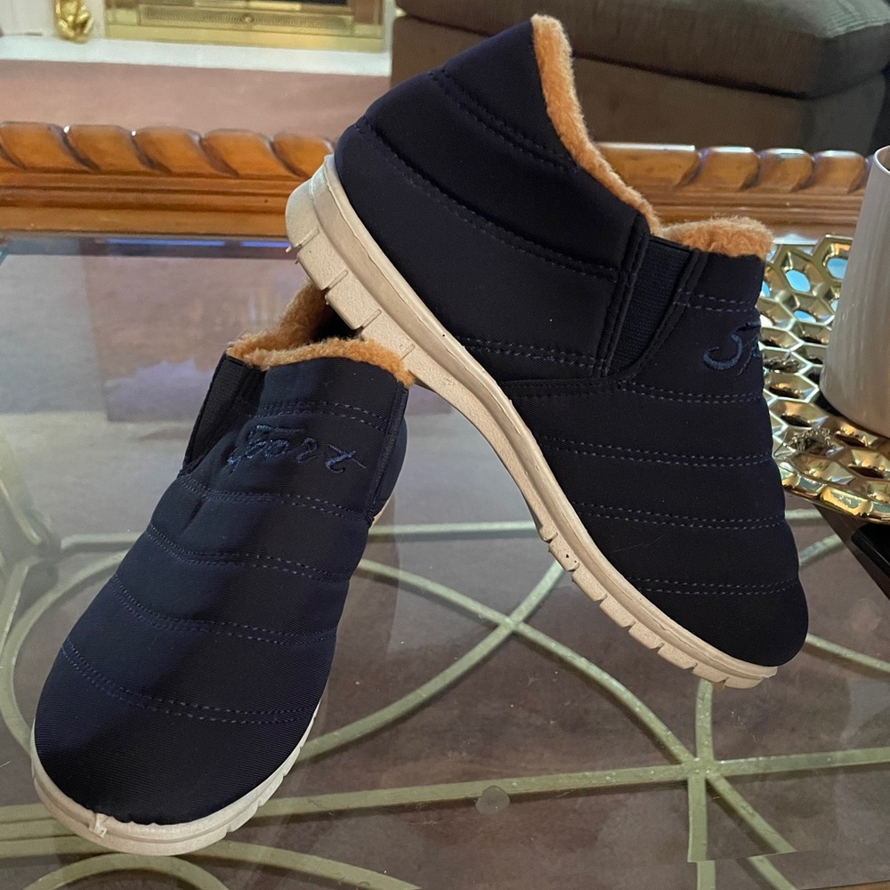Ladies 5 1/2 Comfy Shoes